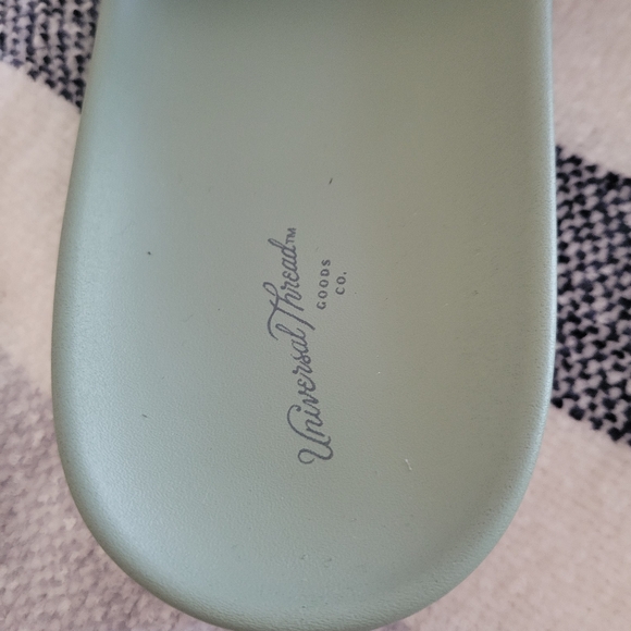 Universal thread slides size 9 - Picture 2 of 5